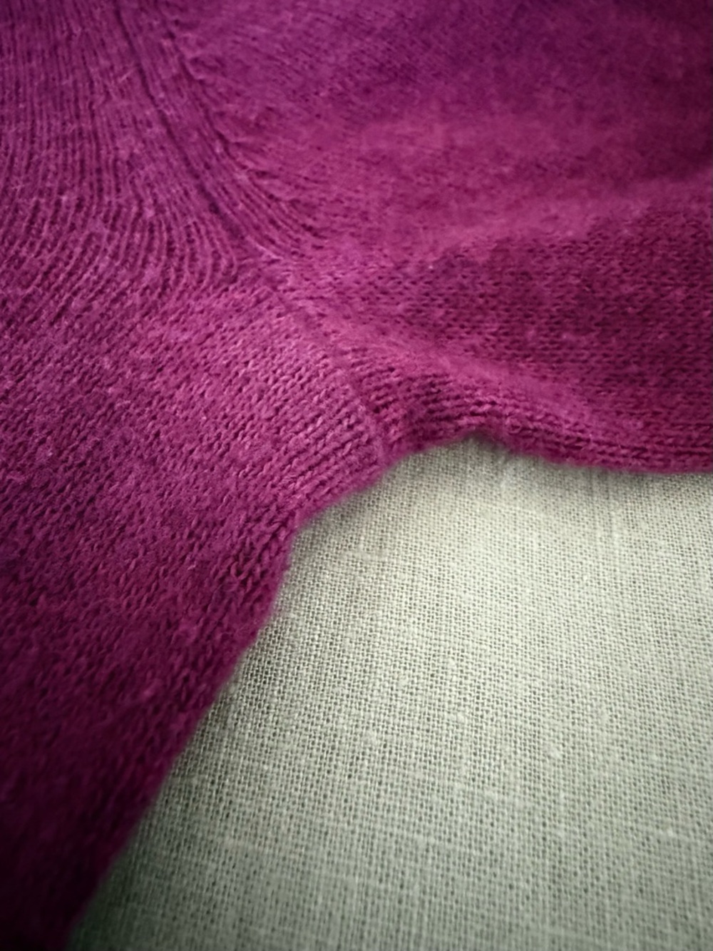 Banana Republic Fuchsia Cashmere Blend Sweater | Twisted Scoop Neck | Fitted S - Picture 7 of 12